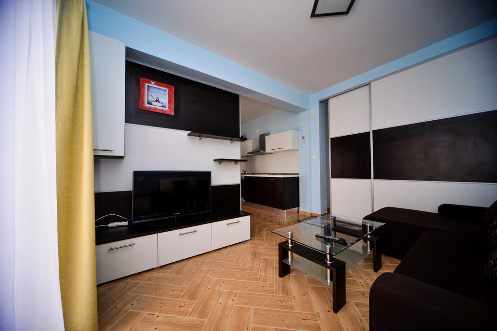 Apartments Dalmacija Starigrad Paklenica Ruang foto
