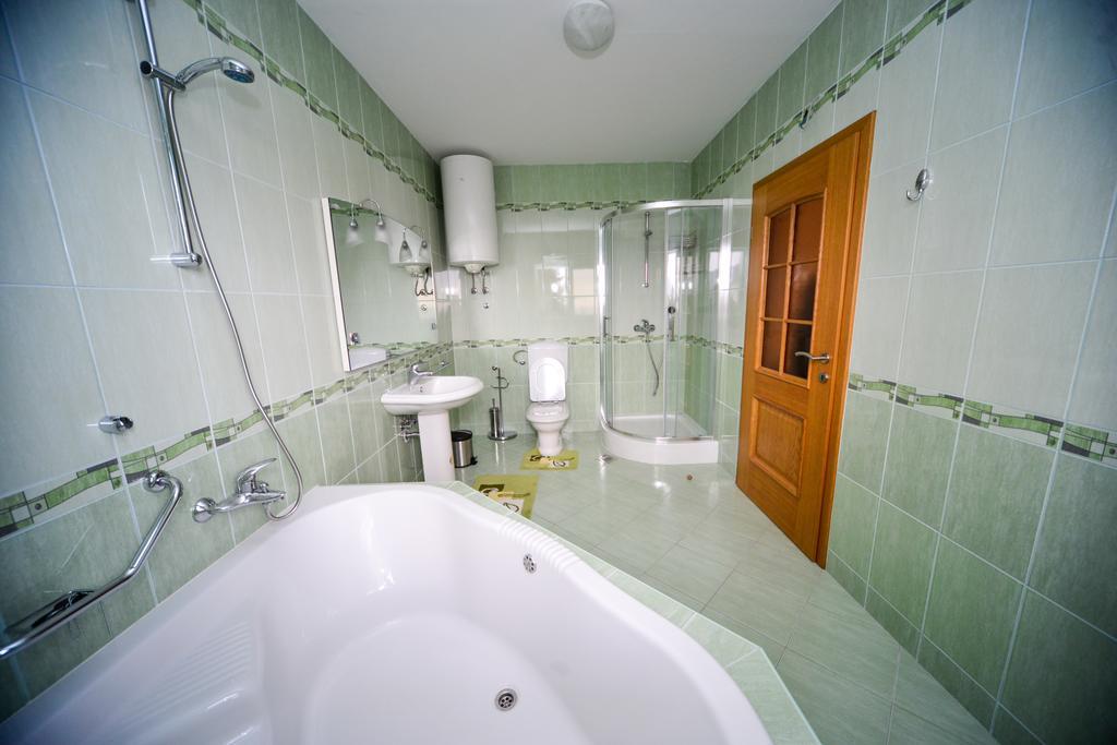 Apartments Dalmacija Starigrad Paklenica Ruang foto
